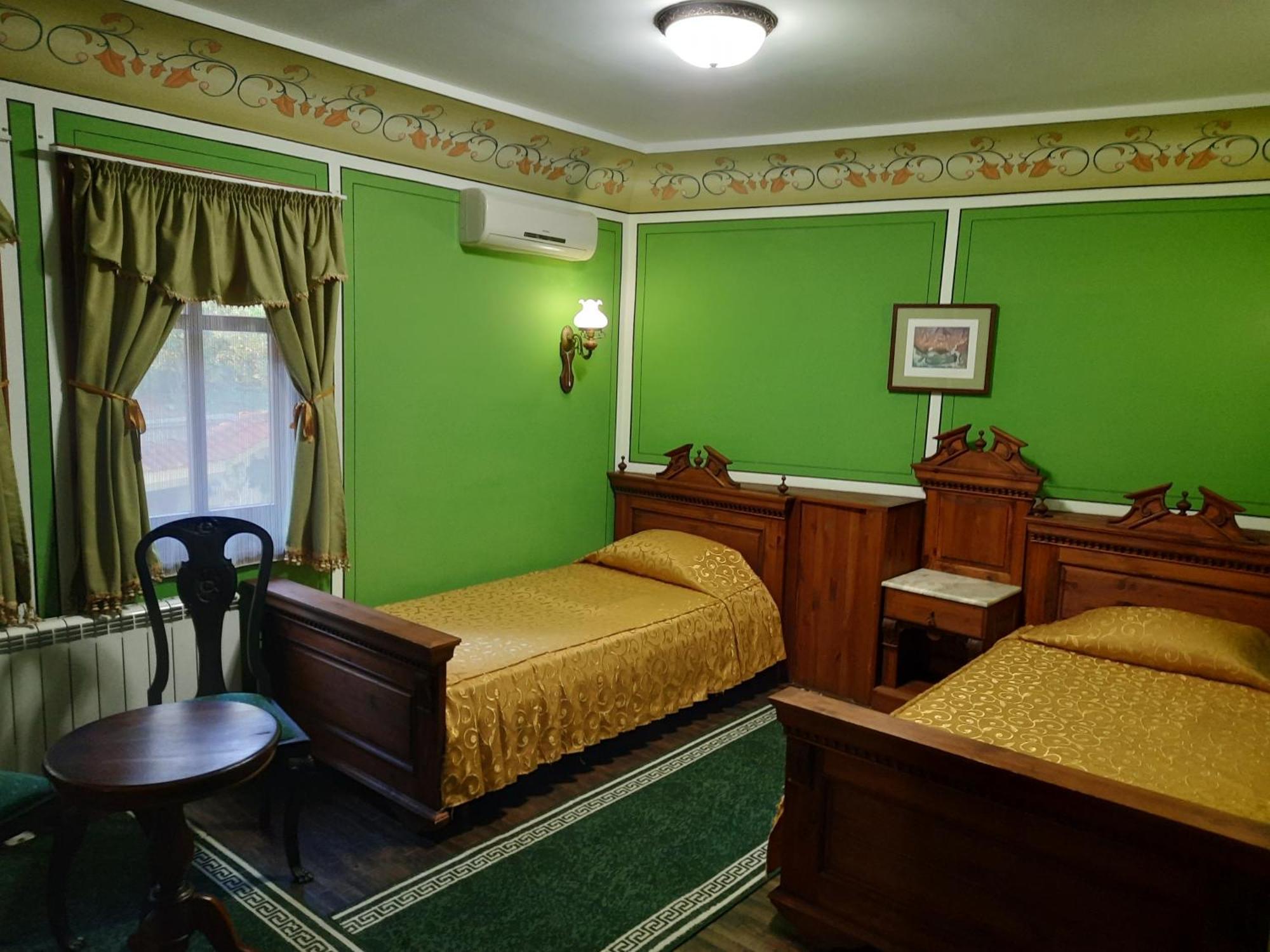 Family Hotel At Renaissance Square Plowdiw Exterior foto